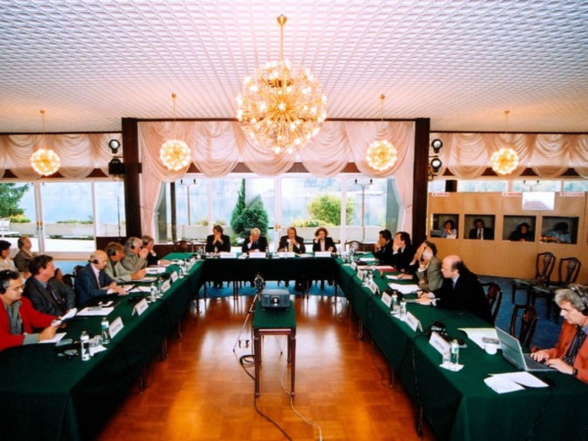 Collegium Funding Meeting IV, 2002